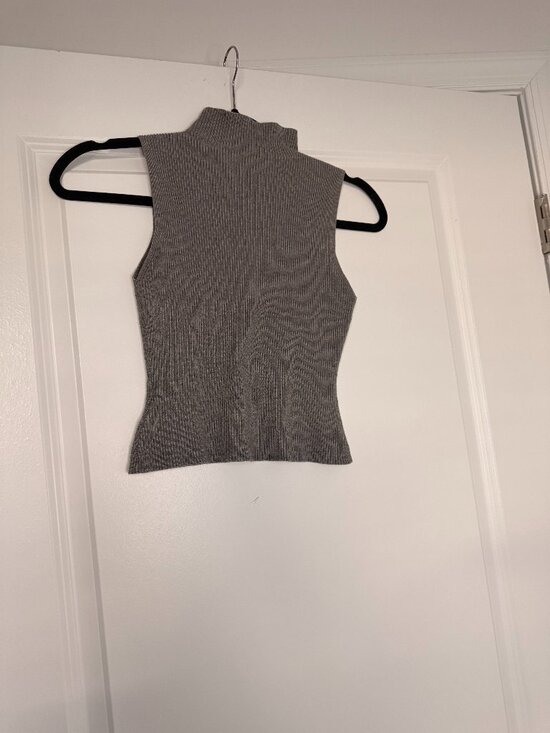 Target Tops - Gray Ribbed Mock Neck Sleeveless Sweater Top Fitted Knit (Small)